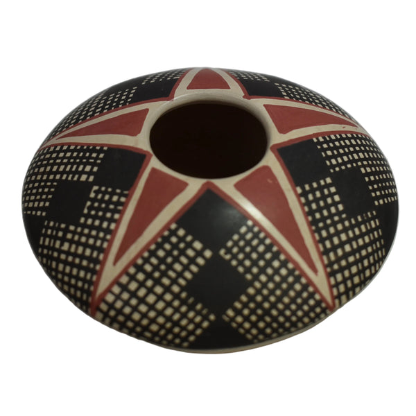 Flat Red and Black Buff Mata Ortiz Pottery