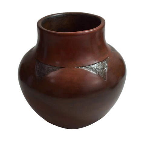 JM2775 POTTERY: Med. Jar, Shoulder Design