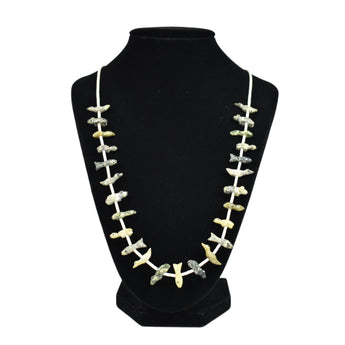 NEcklace: Serpentine Fetishes, Fine Clamshell Heishi
Pete & Dinah Gasper, Zuni