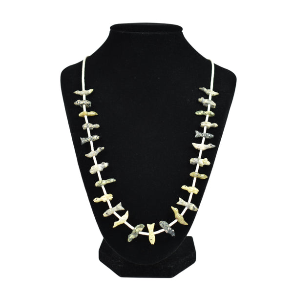 NEcklace: Serpentine Fetishes, Fine Clamshell Heishi
Pete & Dinah Gasper, Zuni